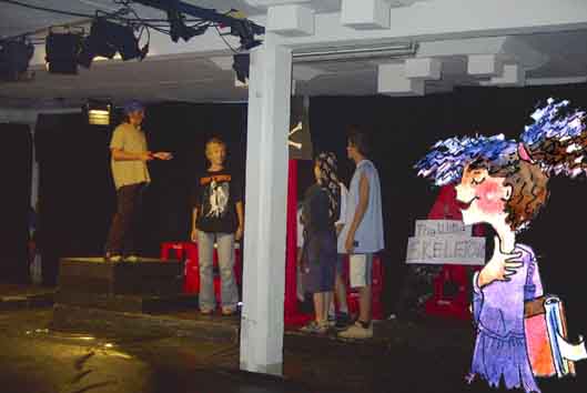 Steffi beim Schultheater